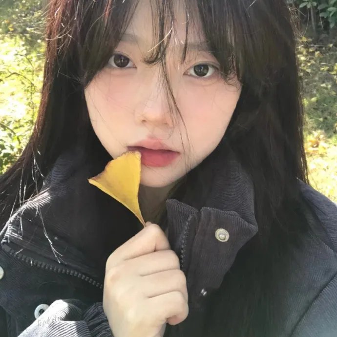娇憨女郎